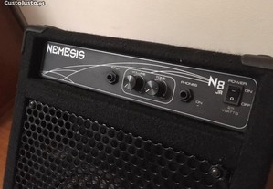 Amplificador de guitarra baixo Eden nemesis N8 em estado novo