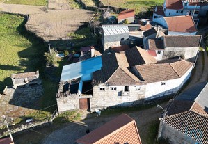 Casa de aldeia T3 em Vila Real de 364,00 m²