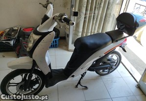 Scooter sem carta 100% elétrica