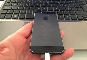 Apple iPhone 5 16gb Meo/Tmn (vidro estalado)