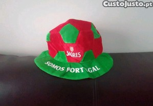 Chapéu com a publicidade Sagres Somos Portugal