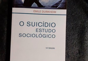 O Suicídio, de Émile Durkheim. Impecável.