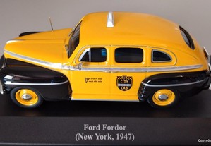 * Miniatura 1:43 Colecção "Táxis do Mundo" Ford Fordor (1947) Nova Iorque 2ª Série 
