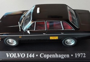 * Miniatura 1:43 Táxi Volvo 144 (1972) |Cidade Copenhaga | 1ª Série