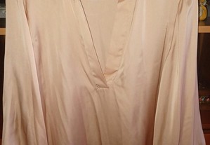 Blusa acetinada nude da Zara