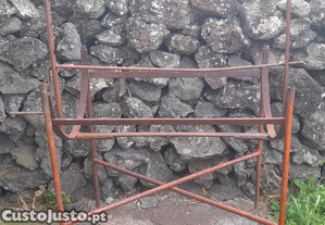 Estrutura para grelhador