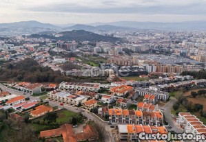 Moradia Individual De Luxo Com Piscina - Fraião...