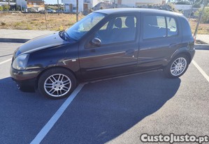 Renault Clio 1.5DCI - 07