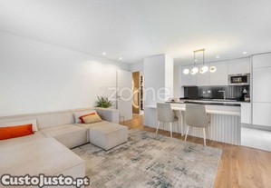 Apartamento T2+1, De 2022, Com Dois Lugares De...