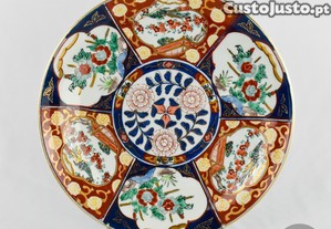 Prato em porcelana do Japo decorao Imari, meados do sc. XX