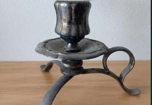 castiçal de casquinha com prato de vidro, com quase 100 anos
