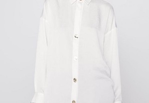 Blusa comprida Zara com botões metálicos