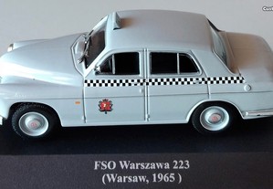 * Miniatura 1:43 Colecção "Táxis do Mundo" FSO Warszawa 223 (1965) Varsóvia 2ª Série