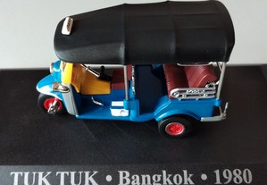 * Miniatura 1:43 Táxi Tuk Tuk (1980) | Cidade Banguecoque |1ª Série