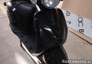 Mota scooter vespa 100% eltrica