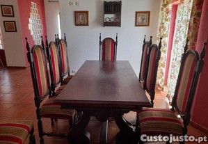 Mesa e cadeiras de sala de jantar vintage