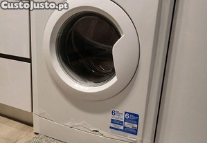 M�quina de Lavar Roupa Indesit  8kg