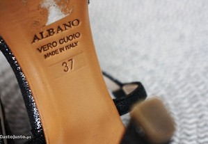 Sandálias prateadas e ligeiramente douradas ALBANO tamanho 37