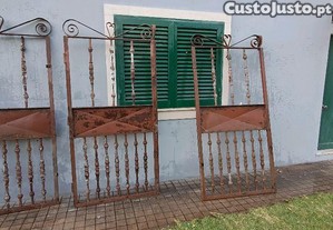 3 portões em ferro maciço
