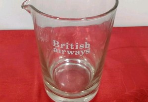Copo jarro em vidro com a gravação da companhia aérea Inglesa, British Airways