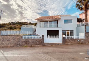 Casa T3 em Madeira de 284,00 m²
