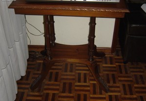 Mesa em madeira