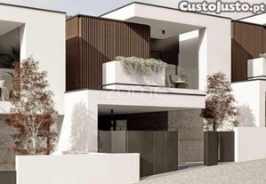 Moradia T3 Em Vale S. Martinho- Vila Nova De...