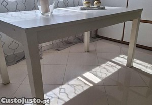 Mesa Ikea Extensível - desde 1,40m até 1,80m de abertura