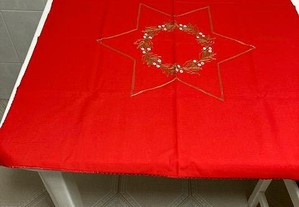 Toalha de Natal vermelha bordada 80x80