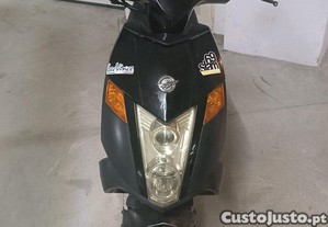 Scooter com motor muito bom