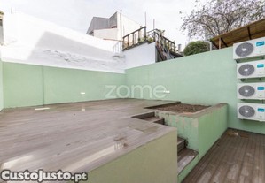 Moradia T3 Totalmente Renovada Com Jardim - Porto