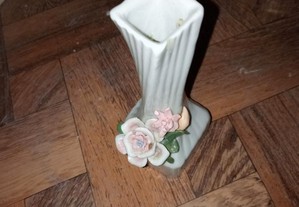 Jarra de loiça com flores +/- 15 cm
