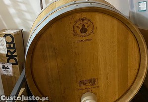 Barrica em carvalho franc�s com suporte