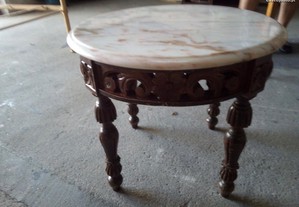mesa redonda com tampo em mármore