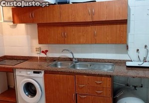 Apartamento T2 sem mob�lia, esta��o camionete da Guarda