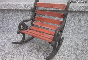 cadeira boneca decoração madeira e ferro