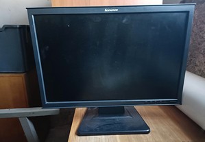 Monitor Lenovo D221 22-inch Wide Flat Panel LCD Monitor - Type 6622-HB1