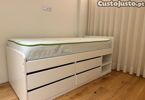 Cama com gavet�es e estante para quarto de Crian�a..