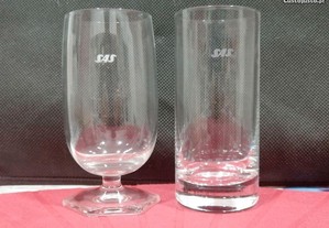 2 copos vidro com gravação do símbolo da Companhia aérea Escandinava, SAS