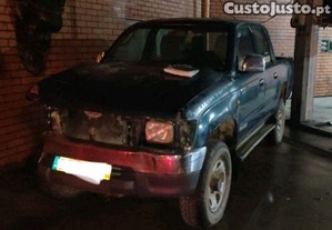 Toyota Hilux 2.4 traker