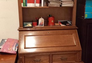 Papeleira / escrivaninha com estante