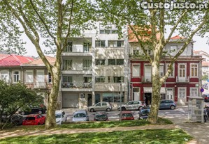 Apartamento T2 Seminovo Na Praça Da Corujeira -...