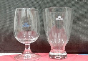 2 copos vidro com a gravação do símbolo da companhia aérea Holandesa, KLM