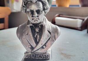 Busto em Metal de Beethoven