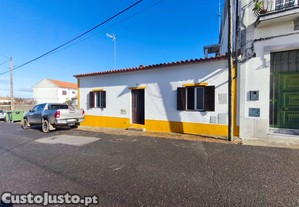 Moradia de 4 assoalhadas em Pias