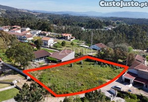 Terreno Com 2000M², Cenário Ideal Para A Casa...