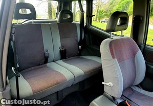 Nissan Terrano 2.4i - 96