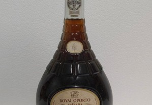 Garrafa de vinho do Porto Real companhia velha 1953