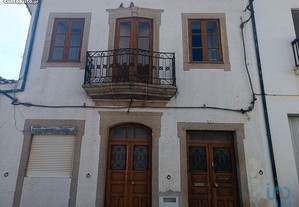 Casa T3 em Bragança de 200,00 m²