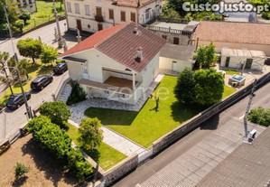 Moradia Individual Com Terreno De 530 M² -...